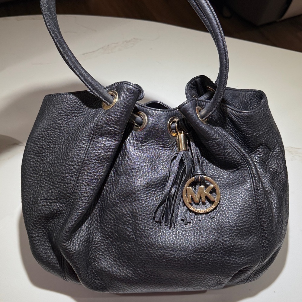 MICHAEL KORS Pebbled Leather Ring Tassel Tote Bag Black with Gold toned Hardware